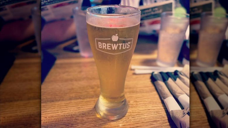 Brewtus beer at Applebee's