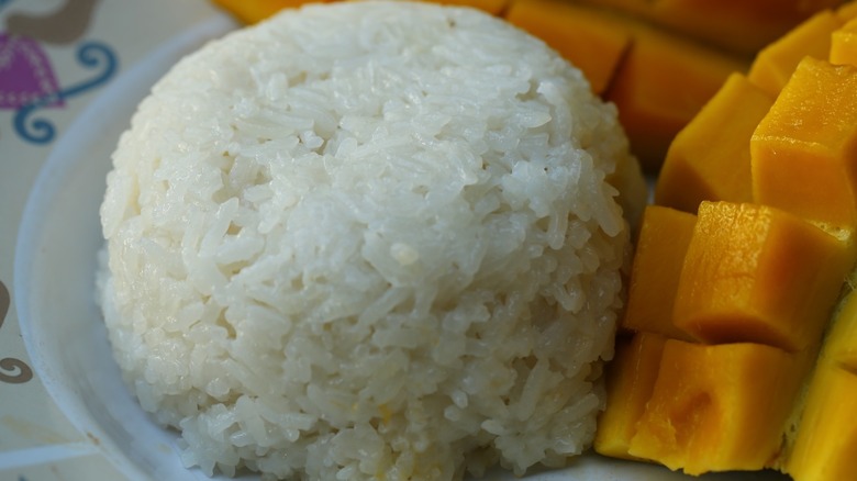 sticky rice with mango