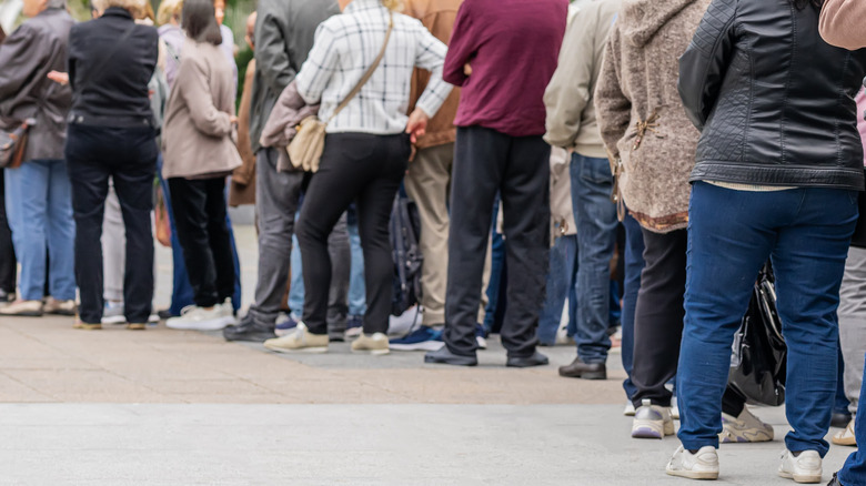 A long line of people