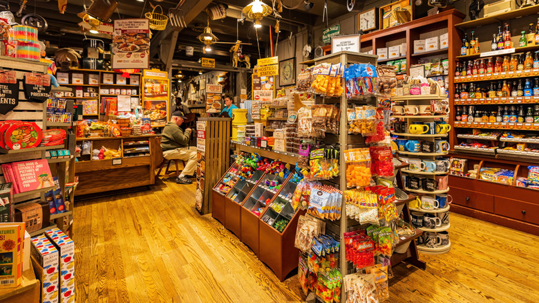The interior of Cracker Barrel's gift shop.