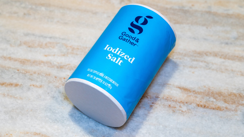 can of iodized salt