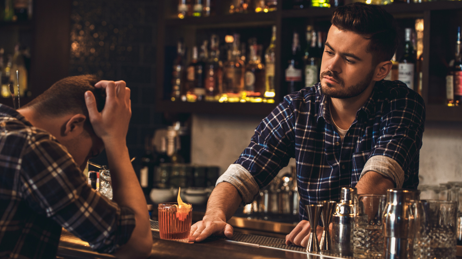 Words And Phrases To Avoid When Ordering A Drink At A Bar
