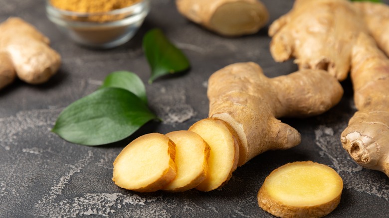 Powdered and fresh ginger displayed nicely