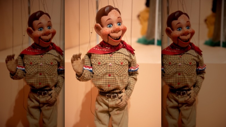 The Howdy Doody puppet on display at a museum.