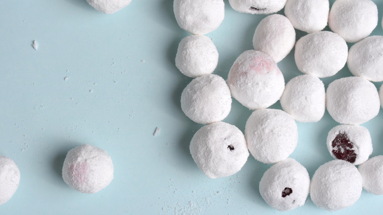 Cranberries coated in powdered sugar