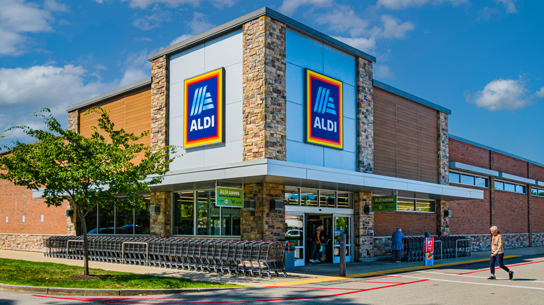 The exterior of an Aldi building.