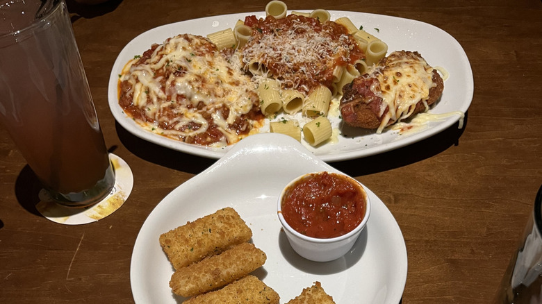 A Tour of Italy platter at Olive Garden.