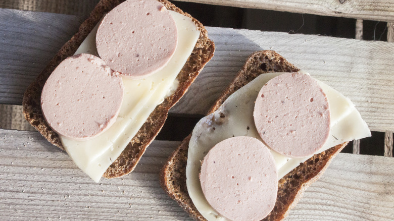 Sliced liverwurst sandwich
