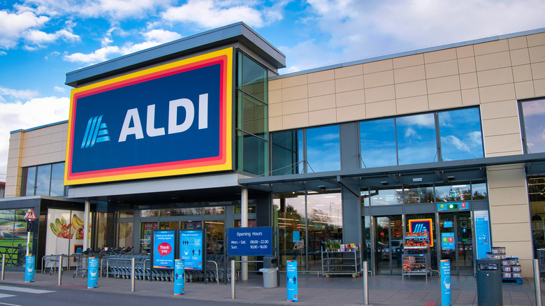 The exterior of an Aldi location during the day