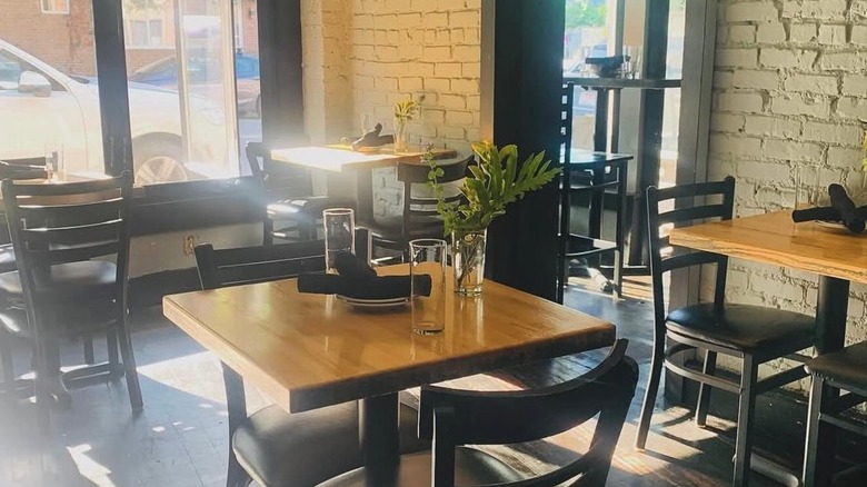 Ten Tables interior with five tables