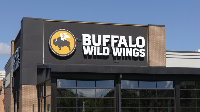 A Buffalo Wild Wings restaurant exterior.