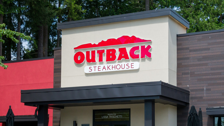 Exterior of an Outback Steakhouse restaurant