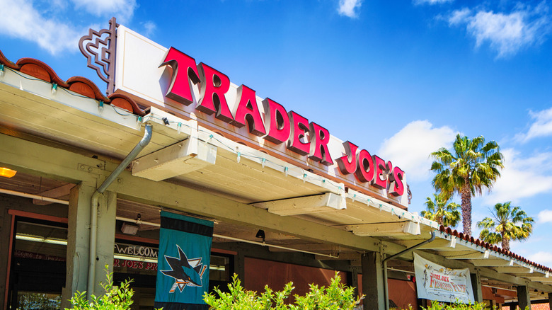 The outside of a Trader Joe's