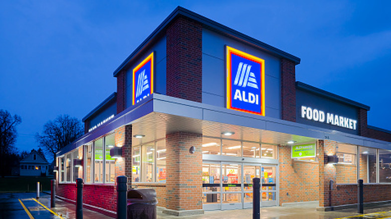 Outside of Aldi store
