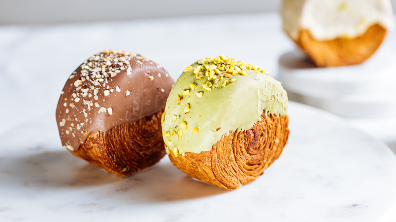 dessert with pistachio cream