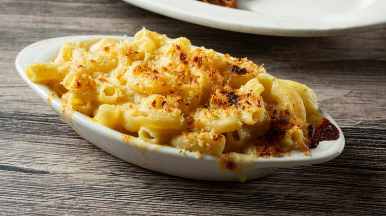 Mac and cheese with bread crumbs