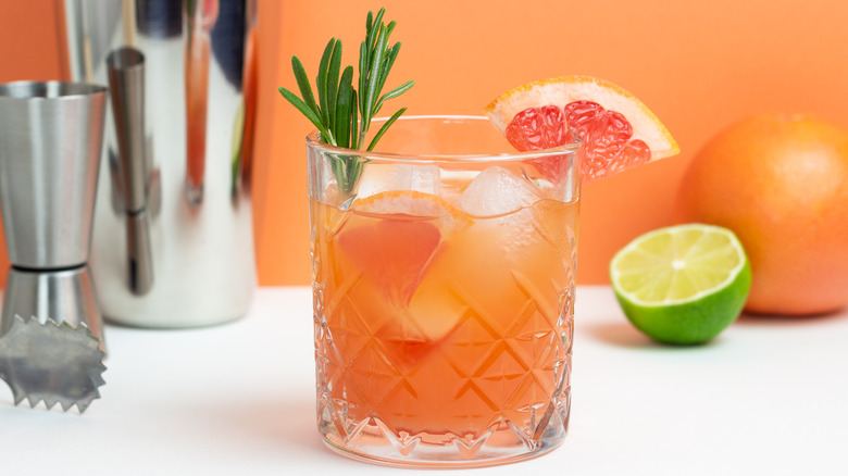 Paloma cocktail with grapefruit, lime and rosemary