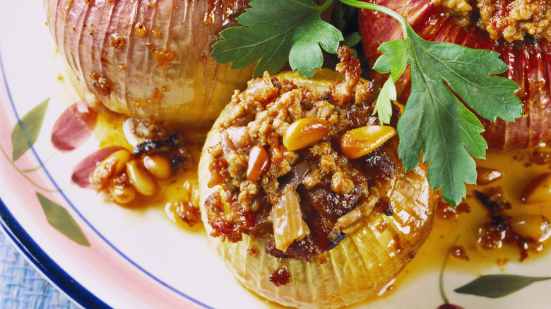 Stuffed roasted onions