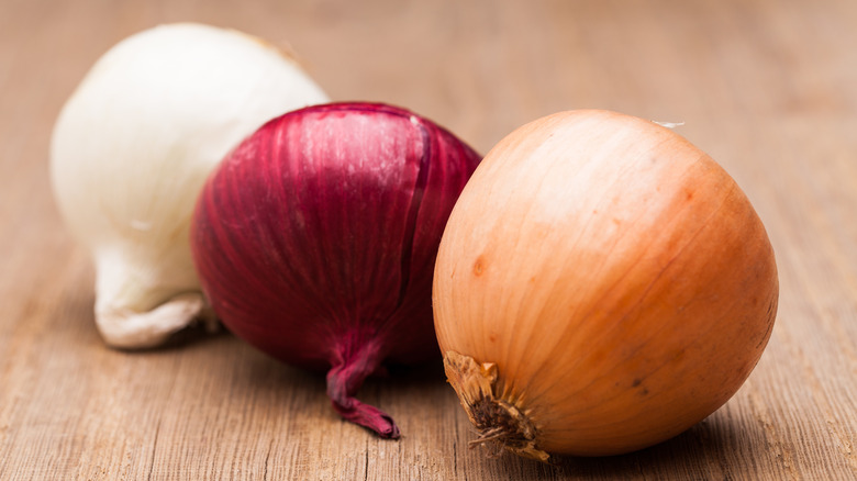 Onions of different colors