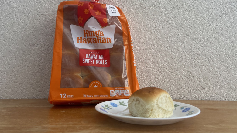 King's Hawaiian roll on plate with bag in the background