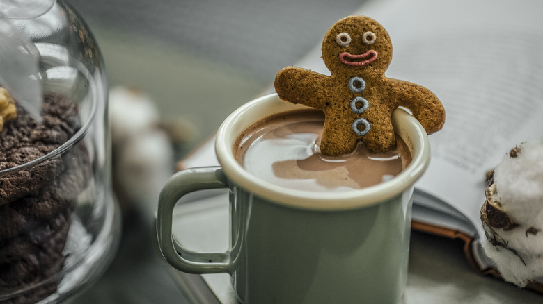 Gingerbread hot chocolate