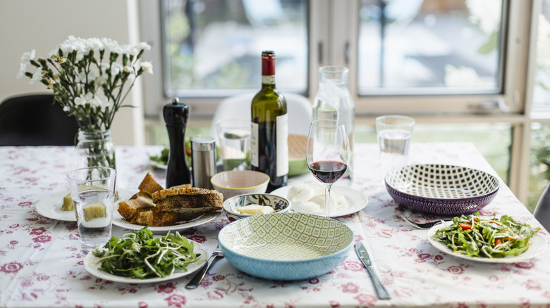 Table setting for dinner