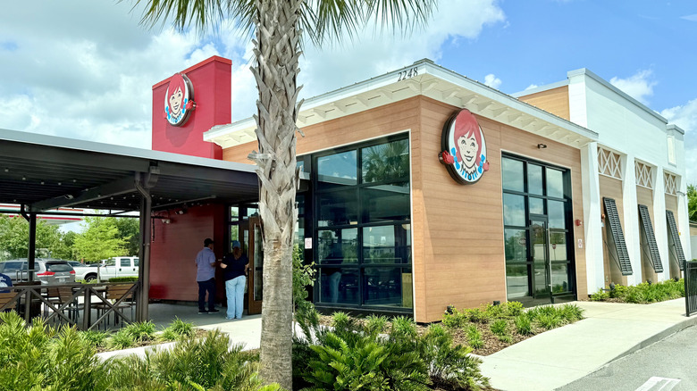 Exterior of Wendy's location