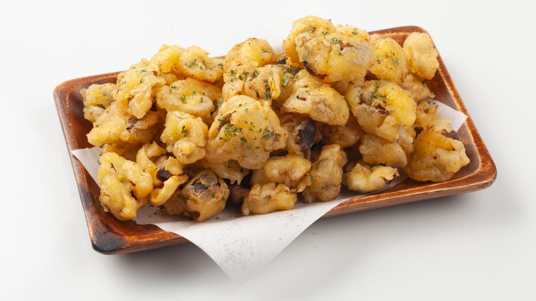 plate of fried chicken gizzards