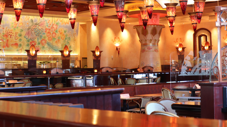The Cheesecake Factory seating area