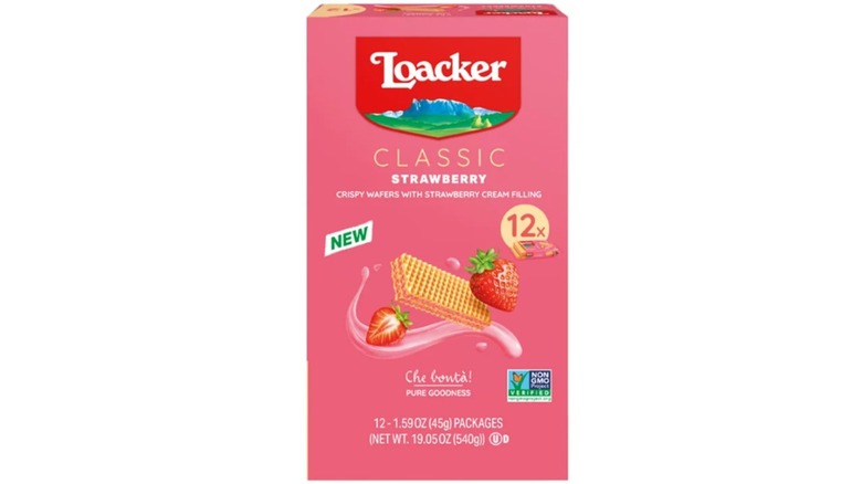Product photo Loacker Classic Strawberry Crispy Wafers