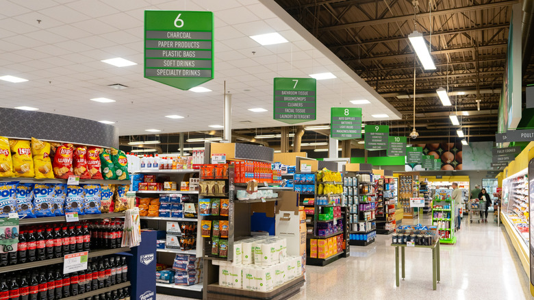 Grocery aisles in a Publix