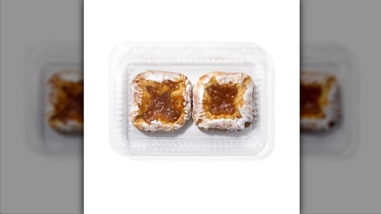 A product image of Publix's Apple Filled Crown Danishes in clear plastic packaging