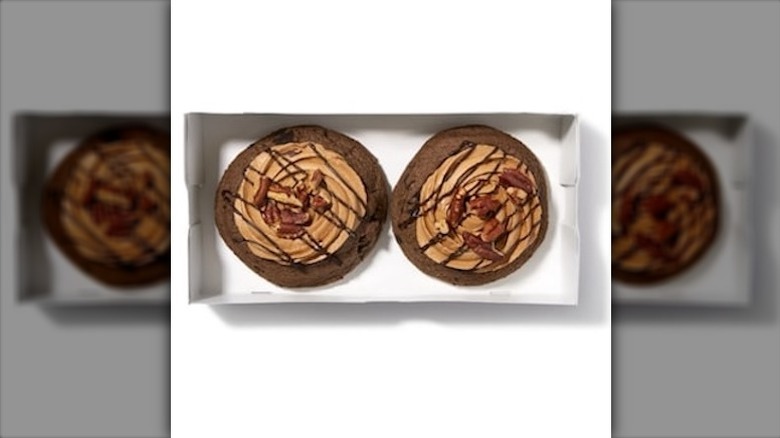 A product image of Publix's Decadent Caramel Pecan Cookies in box