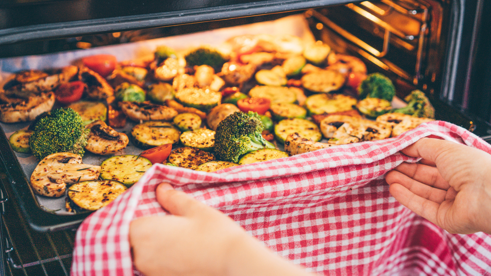 What's The Difference Between Broiling And Baking?