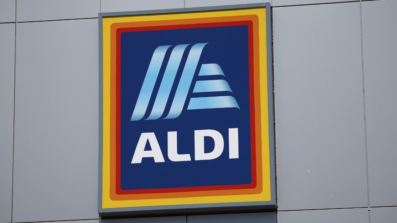 Aldi sign