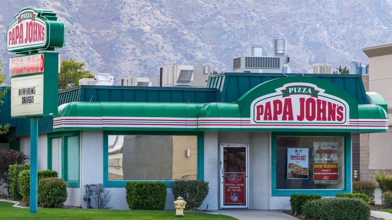 Papa Johns restaurant exterior