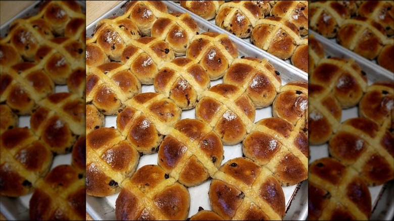Hot cross buns