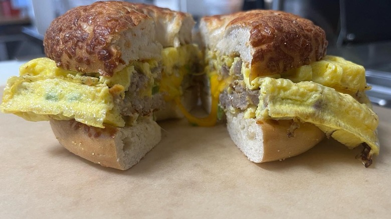 Bagel sandwich at High on Art & Coffee