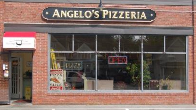 Exterior of Angelo's Pizzeria