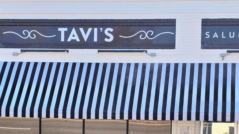 Tavi's restaurant exterior