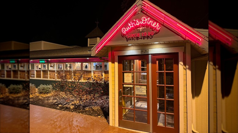 Ruth's Diner Exterior with neon signage