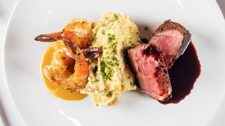 Ringside filet mignon with sides