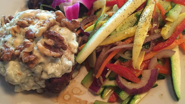 Porterhouse Pub Maytag Filet mignon