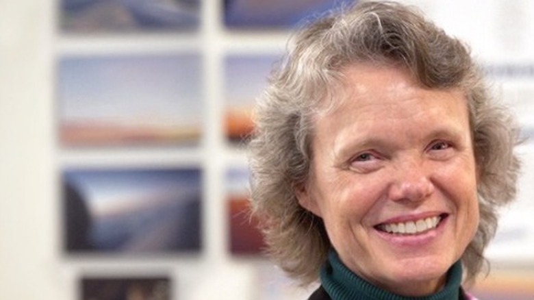 A picture of Debbie McKee-Fowler smiling