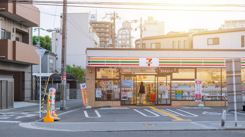 Stand-alone 7-Eleven store in Osaka day time.