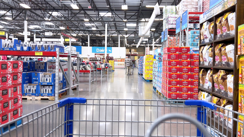 Aisles lined with products in bulks for customers who want to do bulk shopping
