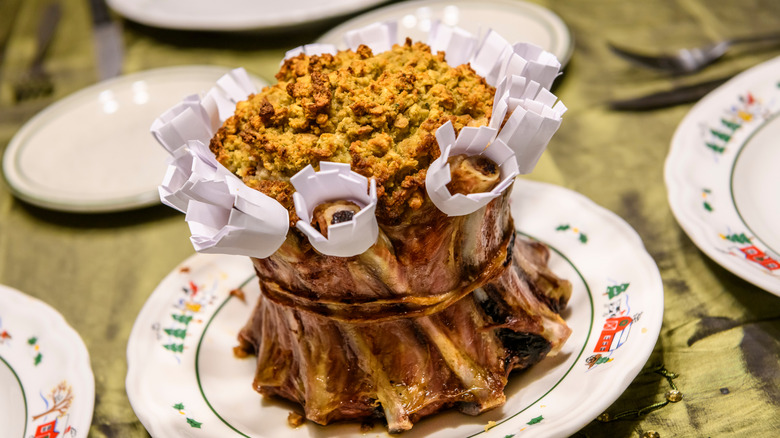 manchettes on a crown roast