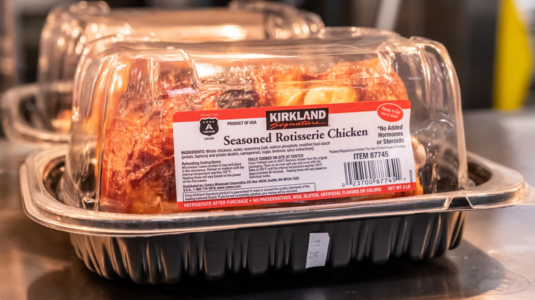 Kirkland Signature Seasoned Rotisserie Chicken