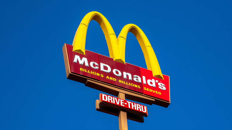A McDonald's sign advertising its drive-thru
