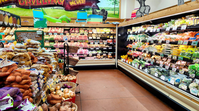 trader joe's interior